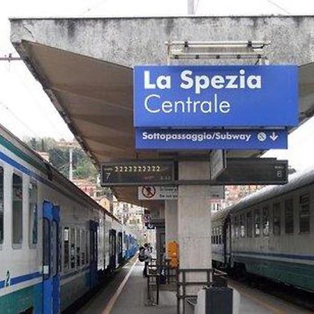 Casa Vacanze Buddy La Tua Base Per Visitare Il Mare Delle Cinque Terre Leilighet La Spezia Eksteriør bilde